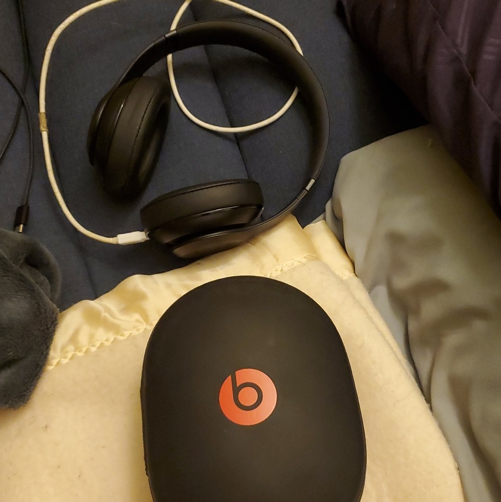 Beats by dre studio wireless headphones